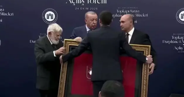 Cumhurbaşkanı Erdoğan a Necm Suresi ayetli özel sancak takdimi