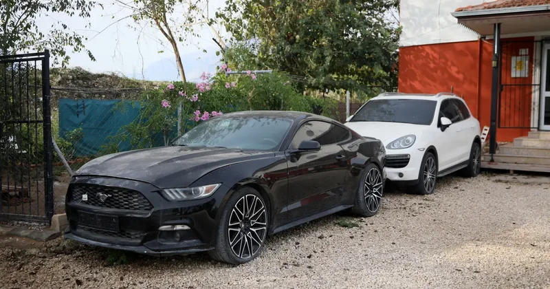 Milyonluk araçlar çürümeye terk edildi!