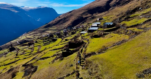 Kayıp Santa Yolu nda vefa yürüyüşü Gümüşhane nin Zamanın Durduğu Yeri Santa da vefa yürüyüşü gerçekleştirildi Gümüşhane Haberleri