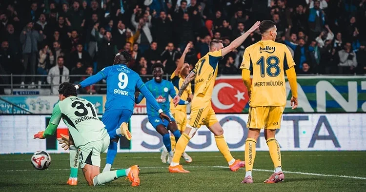 Fenerbahçe nin belalısı Ali Sowe!