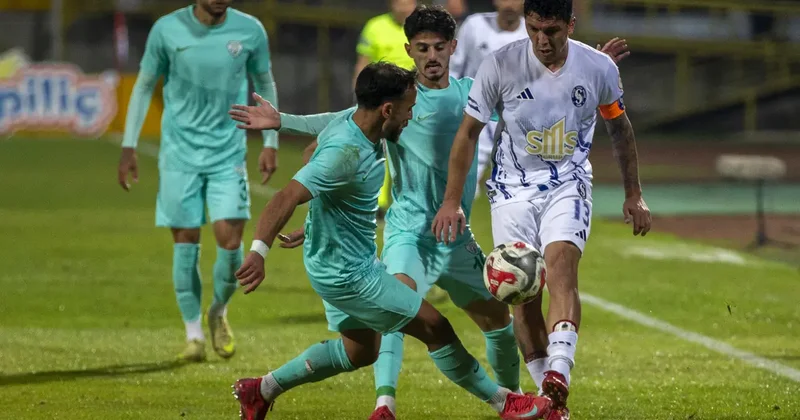 Deplasmanda 3 0 kaybeden efsane takım küme düşme hattında!