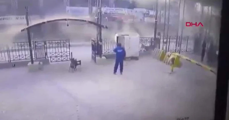 Pakistan da jandarma karakoluna bombalı saldırı