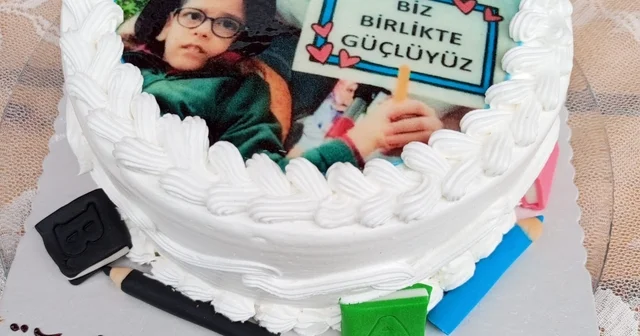 Evde eğitim gören Asrın dan öğretmenine 24 Kasım sürprizi Samsun Haberleri
