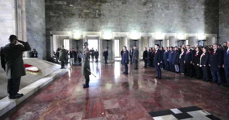 81 ilden gelen öğretmenler Anıtkabir i ziyaret etti