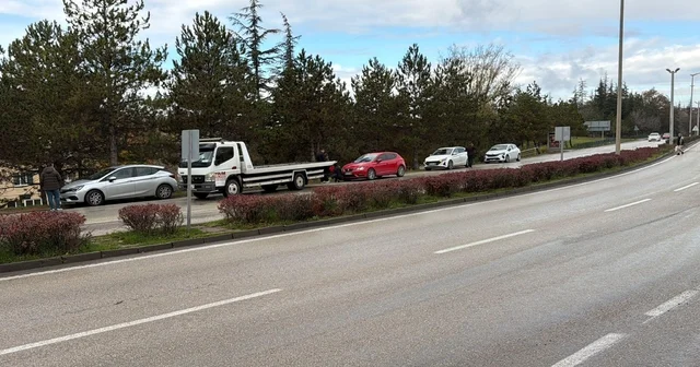 Yoluna karşına geçmek isteyen 2 yaya, iki otomobilin çarpması sonucu öldü Eskişehir Haberleri