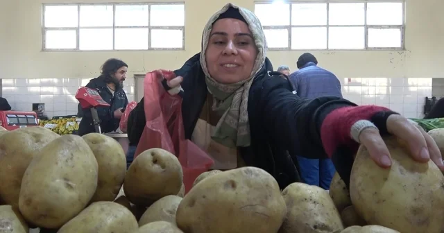 Çocuk gelişimci pazarcı: Amasya pazarının tek kadın esnafı Amasya Haberleri