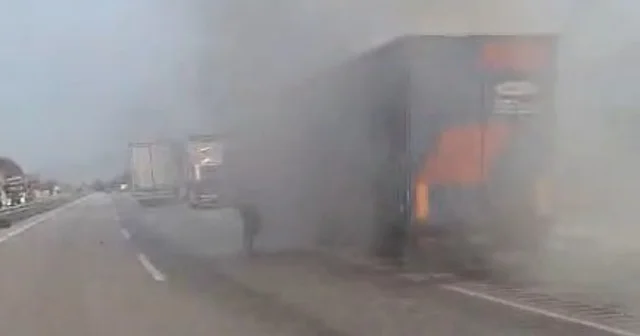 Tokat ta tır sürücüsünün hızlı müdahalesi muhtemel faciayı önledi Tokat Haberleri