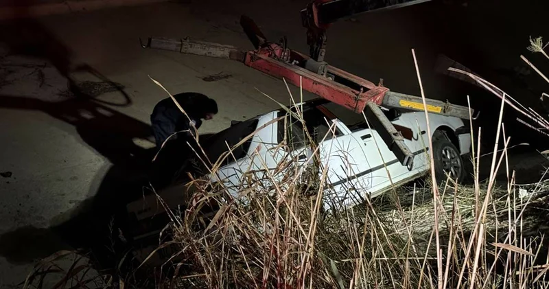 Aydın da feci kaza! Otomobil sulama kanalına düştü