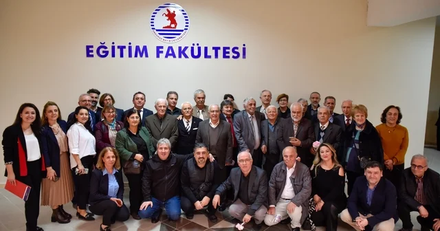 OMÜ Eğitim Fakültesi, Öğretmenler Günü nü emekli hocalarıyla kutladı Samsun Haberleri