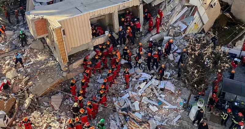 Gebze de çöken binanın ardından 21 binaya tahliye