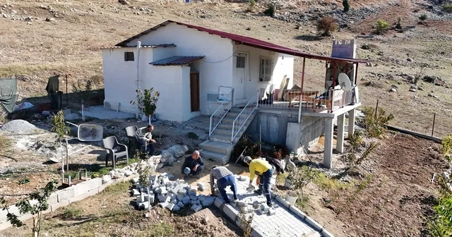 Tarsus ta engelli bireyin güvenliği için parke çalışması yapıldı Mersin Haberleri