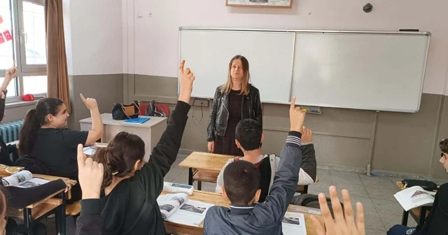 Görme engelli öğretmen çift, öğrencilerin hayatına dokunuyor İzmir Haberleri