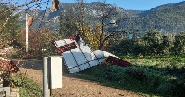 Menteşe de fırtına yapılara zarar verdi Muğla Haberleri