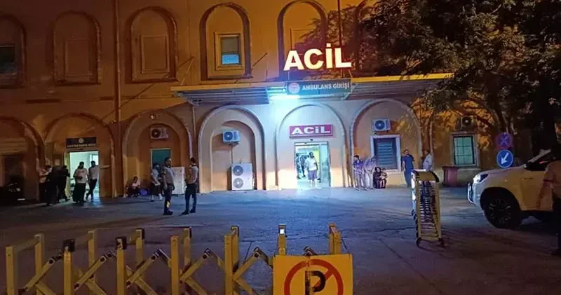 Mardin de takla atan otomobildeki anne öldü, eşi ve çocuğu yaralandı