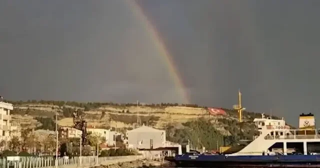 Çanakkale Eceabat ta yağmur sonrası gökkuşağı çıktı VİDEO İZLE