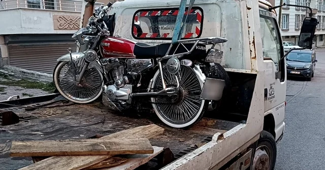 Parkta drift keyfi pahalıya patladı: Sürücüye 3 bin 972 TL ceza kesildi Sivas Haberleri