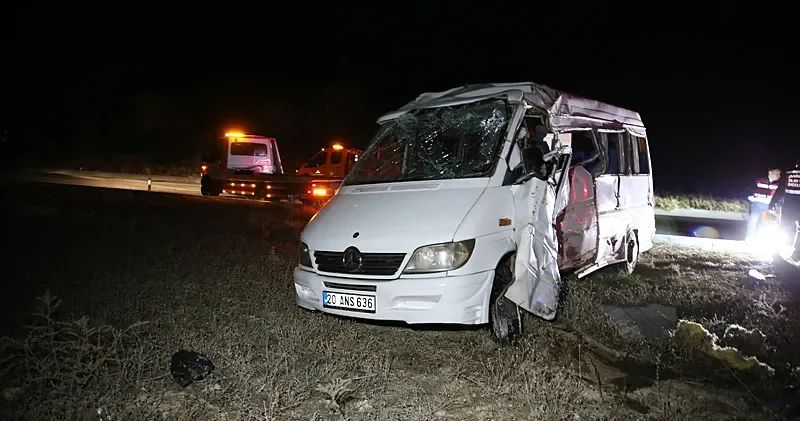 Denizli de katliam gibi kaza! Minibüs yolcu minibüsüyle çarpıştı: Ölü ve yaralılar var