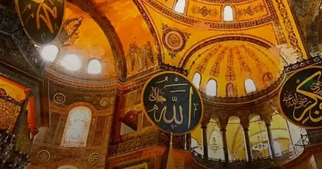 Vinçler içeri sokuldu: Ayasofya ya zarar mı veriliyor? VİDEO İZLE