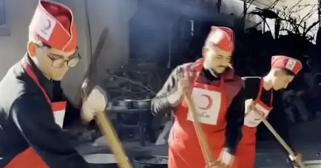 Türk Kızılay Gazze’de günlük 35 bin kişiye sıcak yemek ulaştırıyor VİDEO İZLE