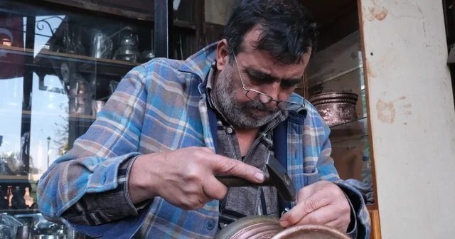 43 yıllık bakır ustası mesleğin sona ermesinden korkuyor Gaziantep Haberleri