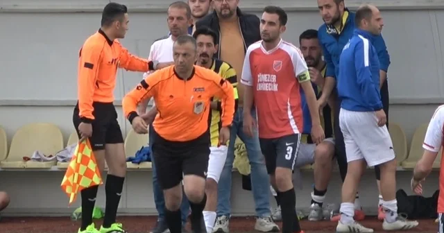 Hakemden maçta hayati müdahale Dili boğazına kaçan futbolcuya zamanında müdahale hayat kurtardı Kütahya Haberleri