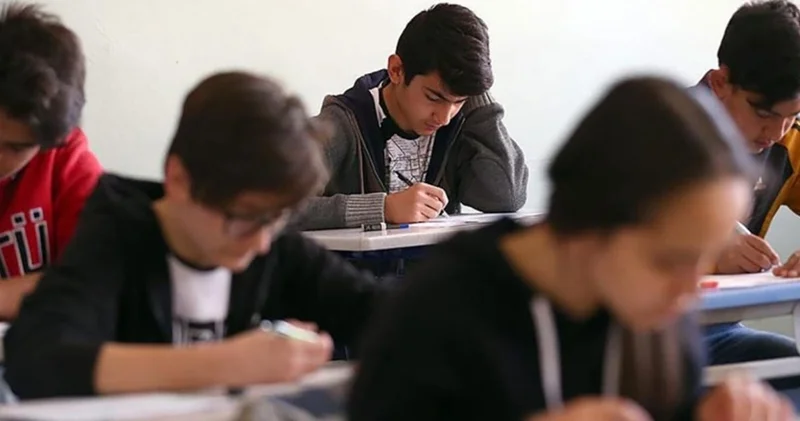 Lise eğitim süresi kısalacak mı? Yusuf Tekin den İngiltere örneği: 15 16 yaşında üniversiteye gidiyorlar