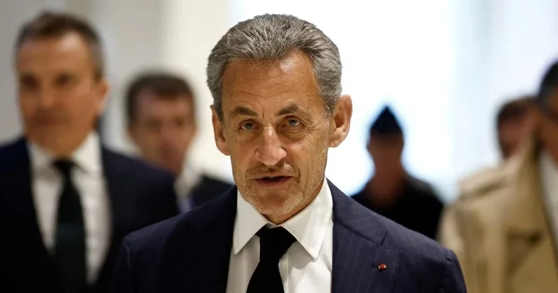 20 gün hapis yatan Sarkozy cezaevi anılarını kitaplaştırdı