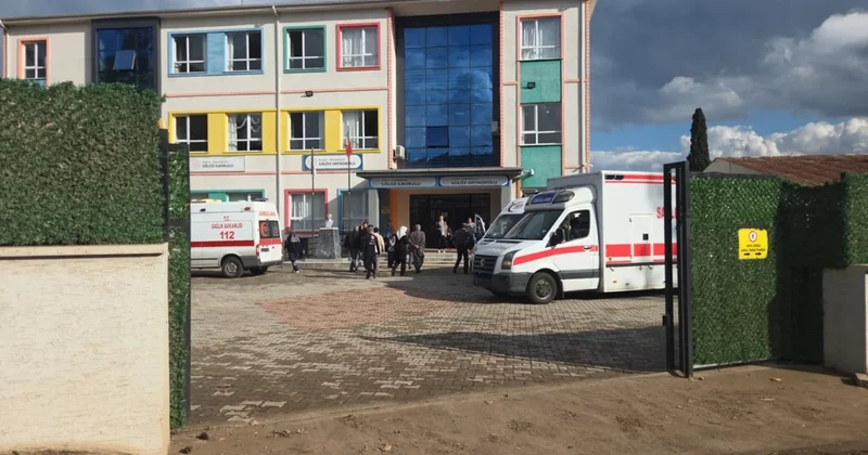 Zehirlenmelerin ardı arkası kesilmiyor! Tavuk makarna yiyen 23 öğrenci hastanelik oldu Sözcü Gazetesi