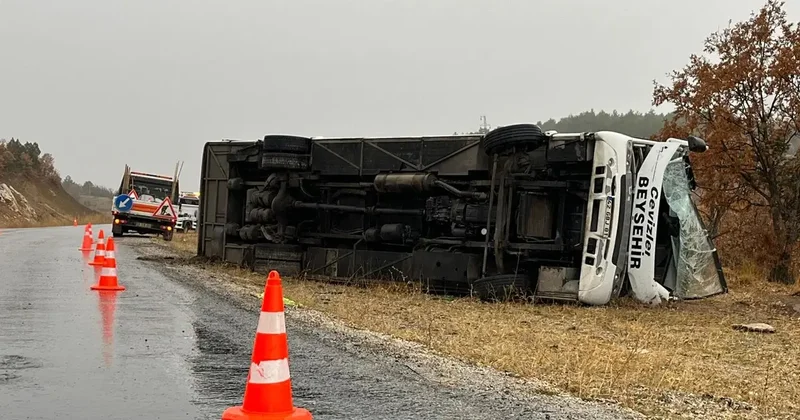 28 öğrenci ölümden döndü, şoför de yaralı! Konya da korkutan kaza