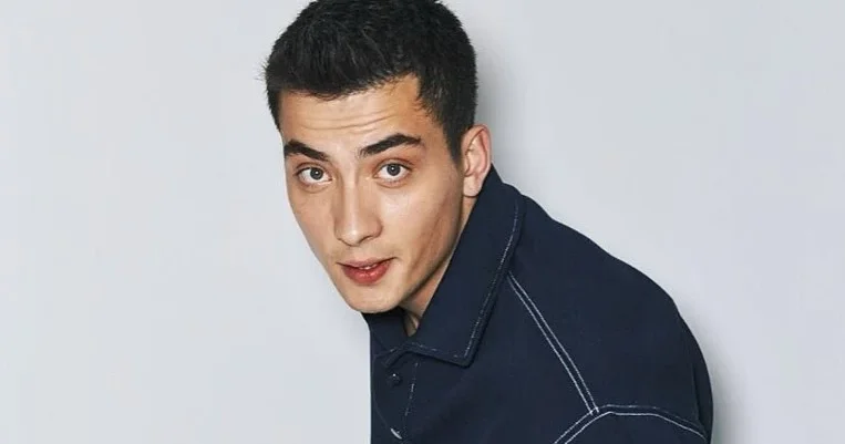 Sen yakışıklıymışsın Atakan Uzak Şehir in Kaya sı Atakan Özkaya aldığı en ilginç yorumu açıkladı