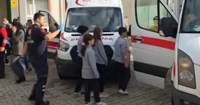 Bursa da 20 öğrenci öğle yemeğinden sonra hastanelik oldu VİDEO İZLE