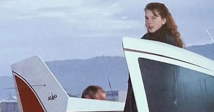 Yıldız şarkıcının hayatı alt üst oldu: Tacize uğrayıp hamile kaldım... 12 yaşında onu doğurup evlatlık verdim