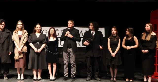 Şeyh Edebali Kongre Merkezi nde şiir gecesi düzenlendi Bilecik Haberleri