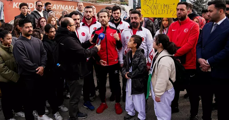 Tuzla Belediyesi nin antrenörleri işten çıkartması protesto edildi