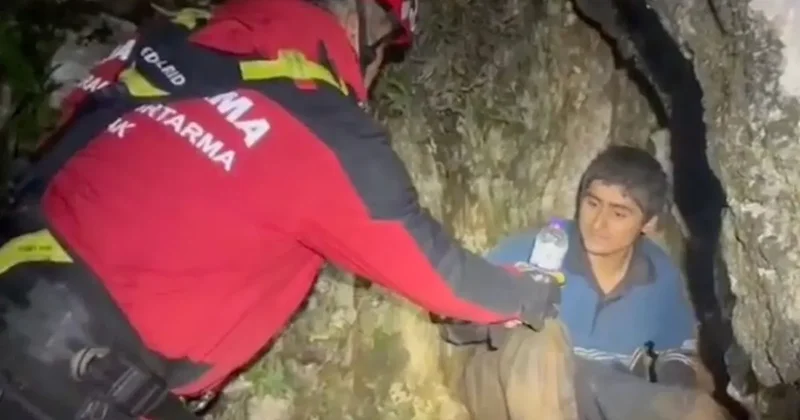 Dağın zirvesinde nefes kesen kurtarma operasyonu: 10 saatlik tırmanışla yanına vardılar! 4 gündür oradaydı...