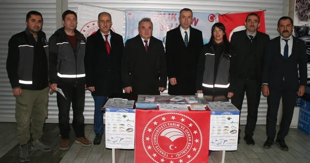 Vatandaşları bilgilendirmek için pazarda Sağlık için Balık konulu stant kuruldu Bilecik Haberleri