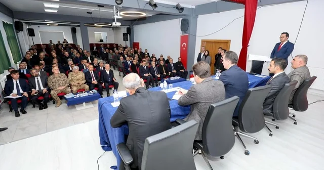 Güroymak ta İlçe Koordinasyon, İstişare ve Muhtarlar Toplantısı düzenlendi Bitlis Haberleri