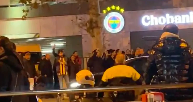 Binlerce Fenerbahçeli Sadettin Saran a destek için akın etti