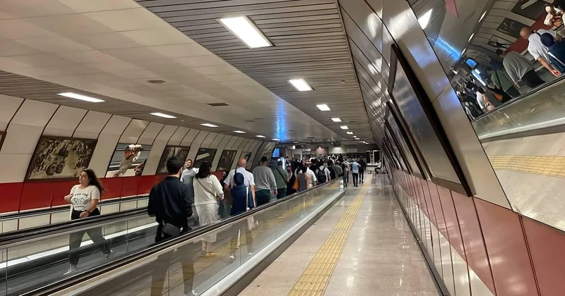 İstanbul da metro seferlerinde aksama