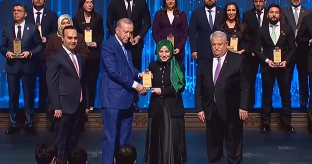 Ödülünü Cumhurbaşkanın elinden aldı Düzce Haberleri