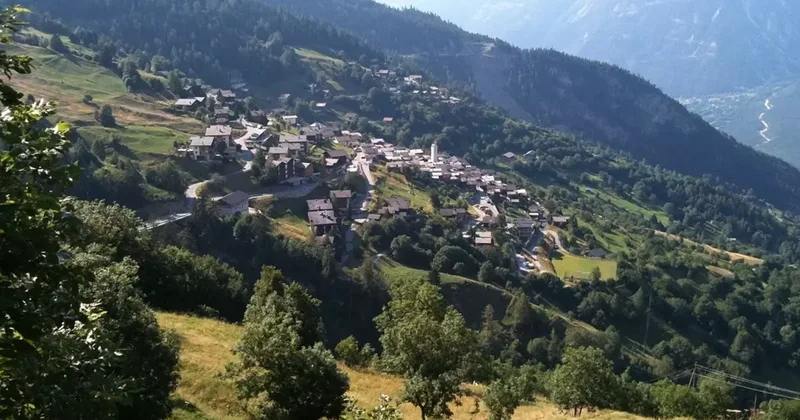 Bu köye taşınanlara 1 milyon lira veriyorlar