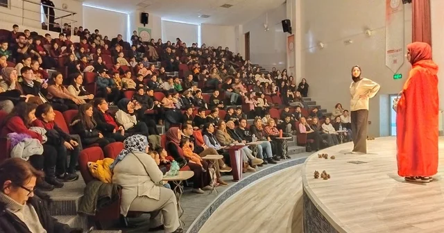 Kütahya da Ormanın Şifresi adlı çocuk tiyatrosu öğrencilerle buluştu Kütahya Haberleri