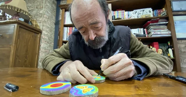 Onun karikatür çizim sevgisi bitmedi Eski karikatürcü yeni çizim hobisini ek gelir kaynağına dönüştürdü Furkan Tangüner: Oturup aklıma geldiği şekilde çiziyorum, ince ince hepsini işliyorum Eskişehir Haberleri