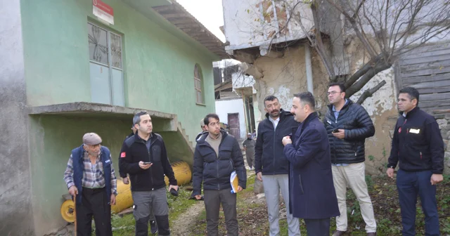 Havza Kaymakamı Ayvat, evleri yıkılacak aile için yer incelemesinde bulundu Samsun Haberleri