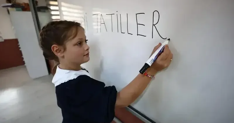 Sömestr tatili 2026 ne zaman başlıyor, kaç gün sürecek? MEB takvimiyle yarıyıl ve ara tatil tarihleri Son Dakika Haberleri