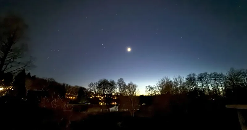 Gökyüzünde gördüğünüz o beyaz nokta aslında bir yıldız değil! Venüs neden bu kadar parlak gözüküyor?