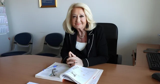 İzmir Ekonomi nin Bilim Ödülü gururu 53 yıllık bilim yolculuğunda zirve ödül İzmir Haberleri