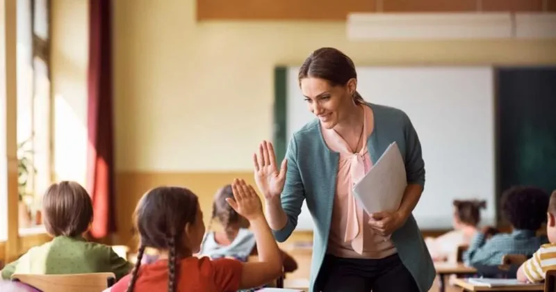 SON DAKİKA… Milli Eğitim Bakanlığı fenomen öğretmenleri takibe aldı: Hesapları tek tek kontrol edilecek!