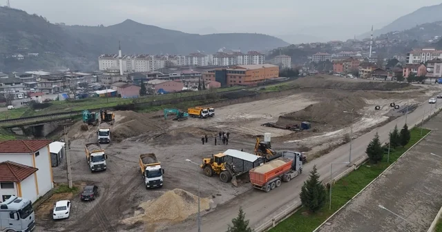 Karabük Adalet Sarayı sahasında zemin hazırlıkları sürüyor Savcı Yılmaz, Adalet Sarayı çalışmalarını yerinde inceledi Karabük Haberleri