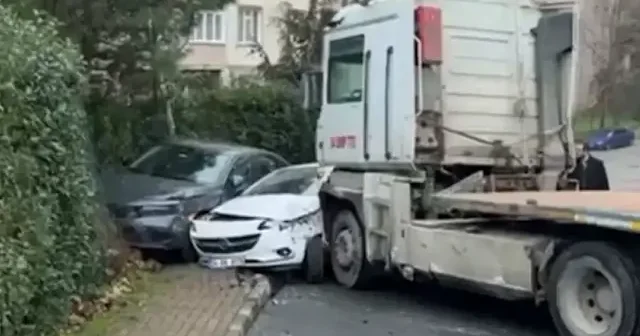 Başakşehir’de park halindeki freni boşalan tır 5 araca çarptı VİDEO İZLE